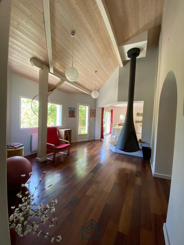 Maison - 185 m² - 7 pièces