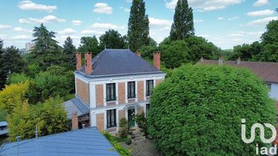 Maison - 240 m² - 10 pièces