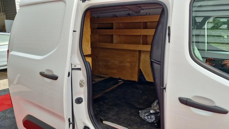 Peugeot Partner Fourgon Long 950 Kg Bluehdi 100 Ss Bvm5 Asphalt