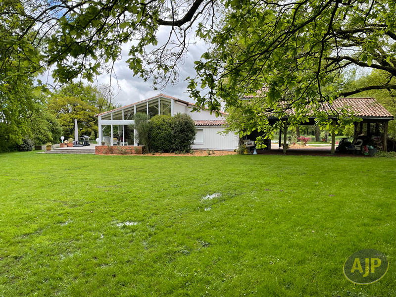 Maison - 180 m² - 6 pièces