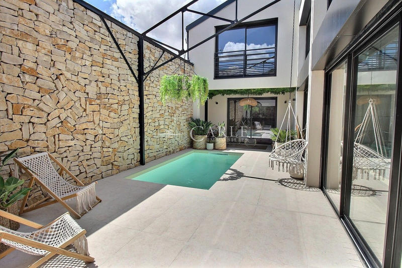 Maison contemporaine - 220 m² - 6 pièces