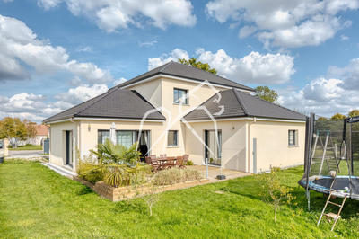 Maison - 169 m² - 7 pièces