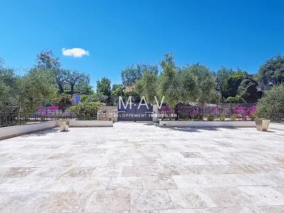 Villa - 190 m² - 6 pièces