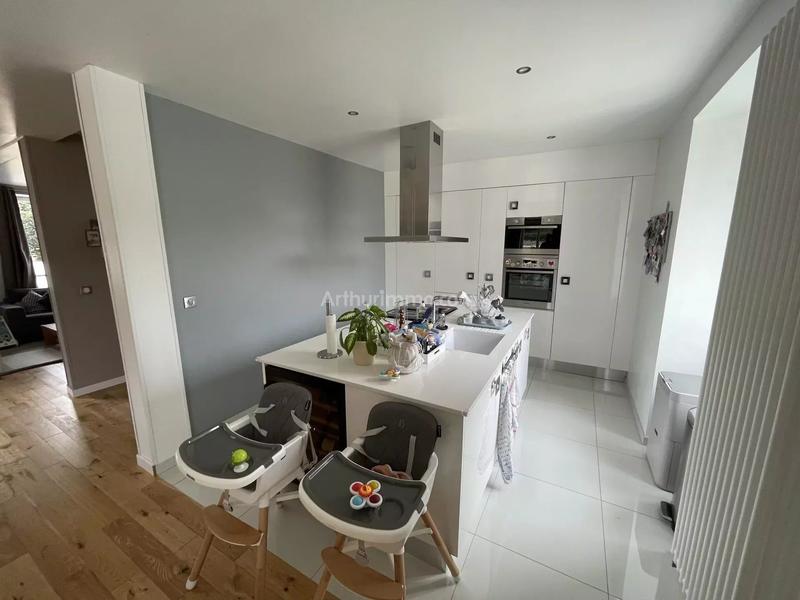 Maison - 204 m² - 8 pièces