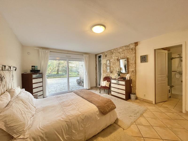 Villa - 166 m² - 9 pièces