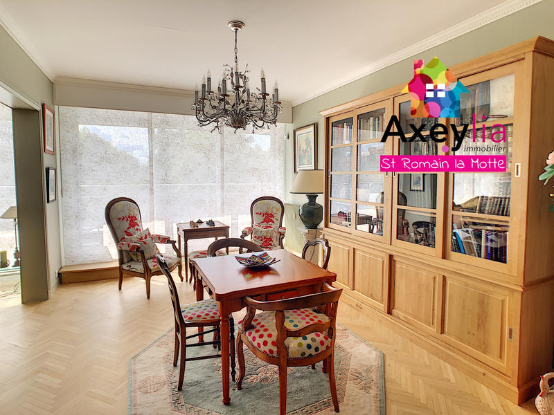 Appartement - 179 m² - 7 pièces