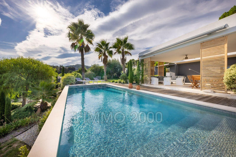 Villa - 306 m² - 8 pièces