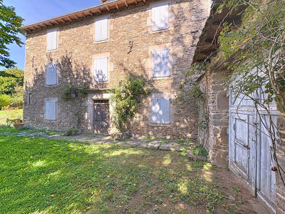 Maison - 250 m² - 8 pièces