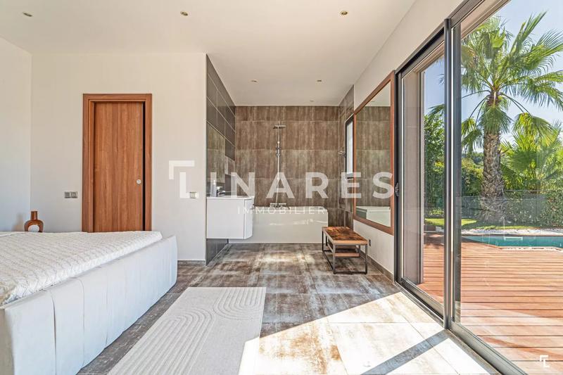Maison - 192 m² - 7 pièces