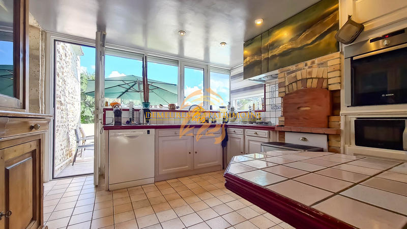 Maison - 187 m² - 8 pièces