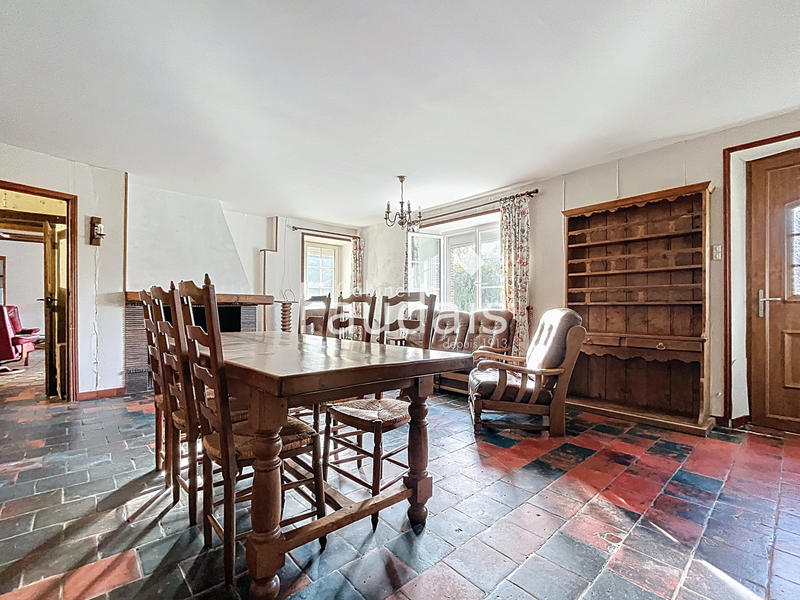 Maison - 212 m² - 8 pièces