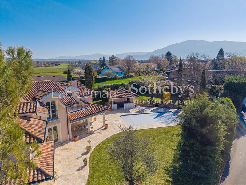 Maison - 430 m² - 10 pièces