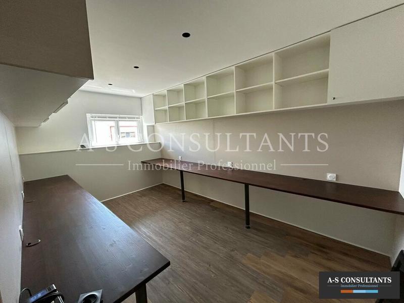 Local d'activité / Entrepôt - 290 m²