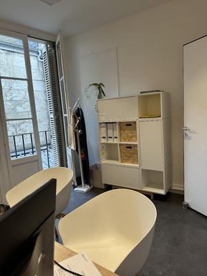 Bureau - 90 m² - 5 pièces