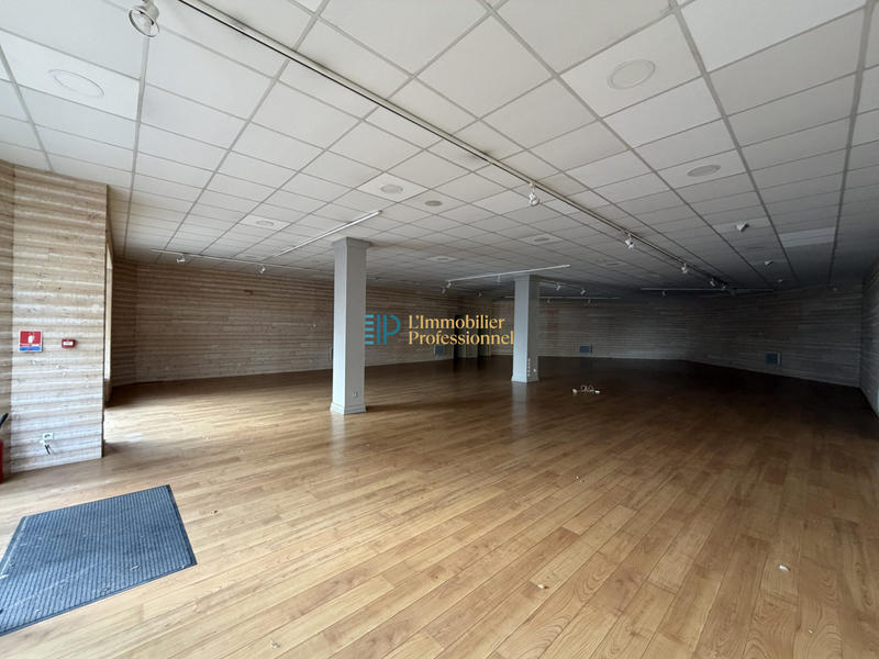 Local commercial - 262 m²