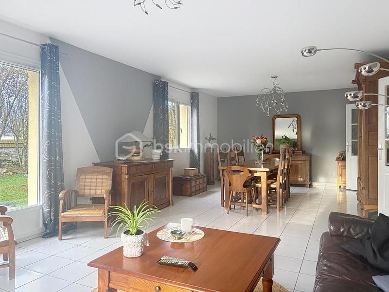 Maison traditionnelle - 153 m² - 7 pièces