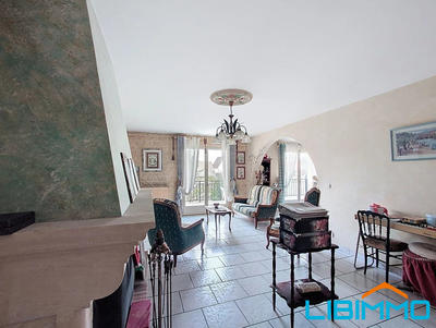 Maison - 200 m² - 6 pièces