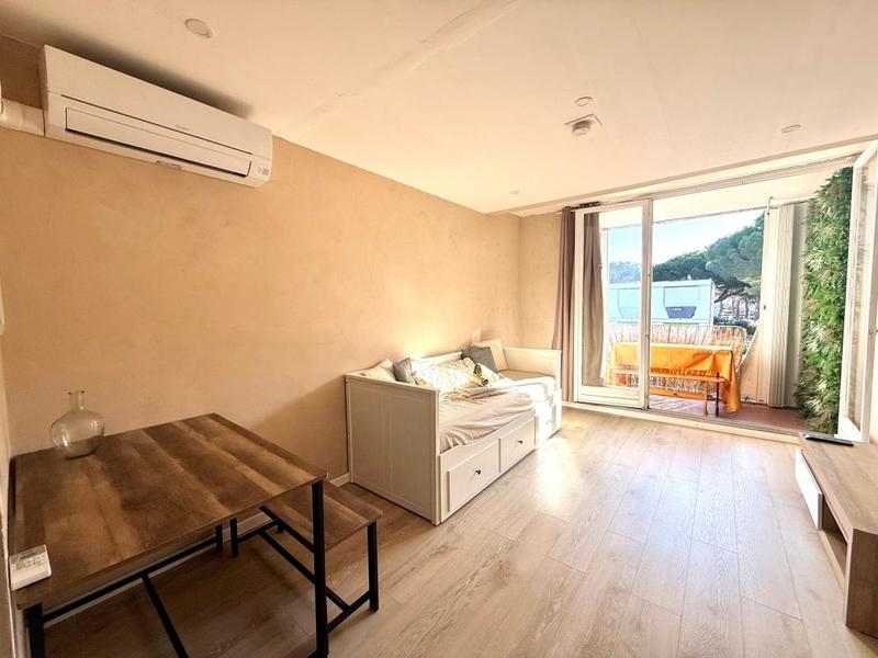 Studio - 25 m² - 1 pièce