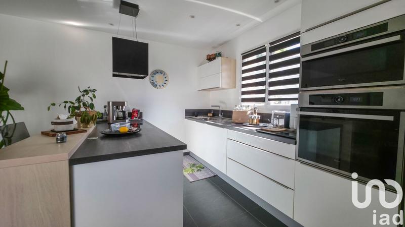 Maison - 98 m² - 5 pièces