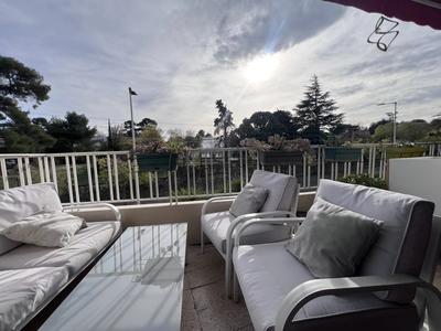 Appartement - 90 m² - 5 pièces