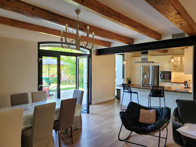 Maison - 240 m² - 6 pièces