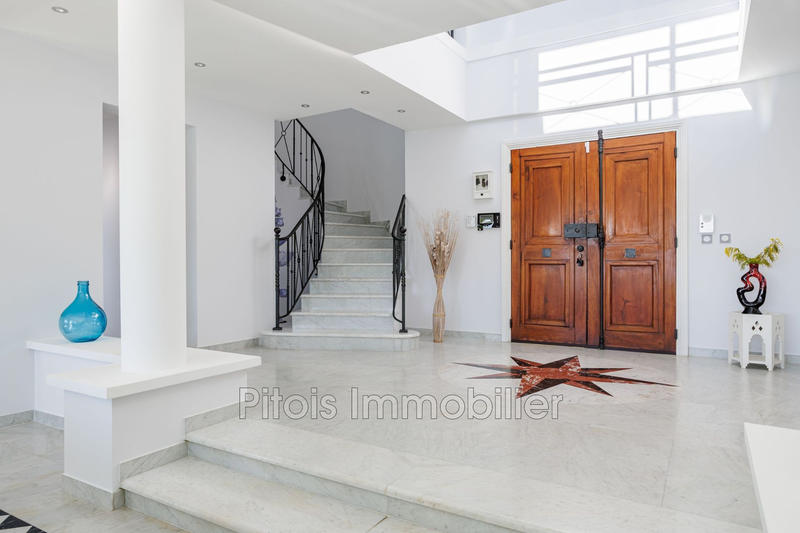 Maison - 230 m² - 4 pièces