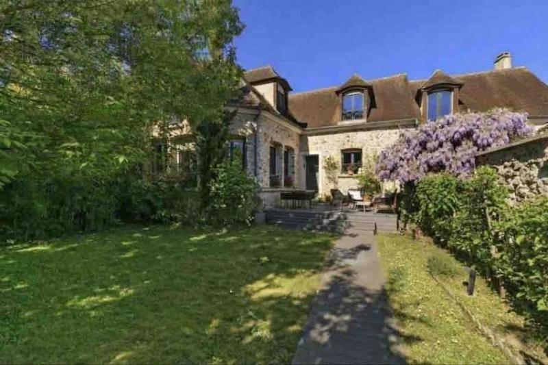 Pavillon - 240 m² - 8 pièces