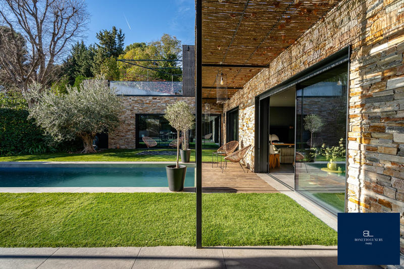 Maison contemporaine - 218 m² - 6 pièces