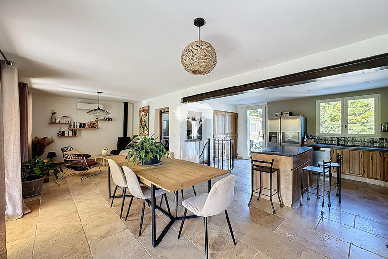 Propriété - 175 m² - 8 pièces