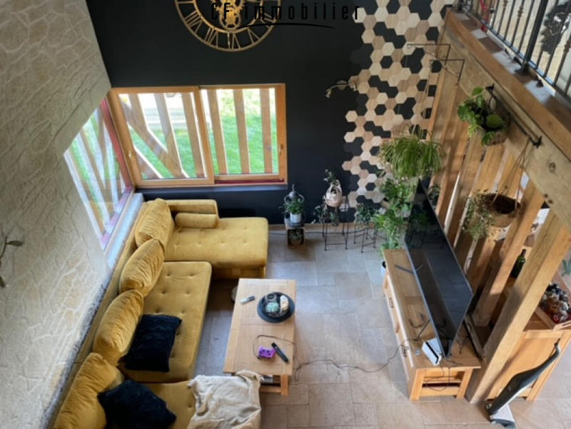 Maison - 215 m² - 6 pièces