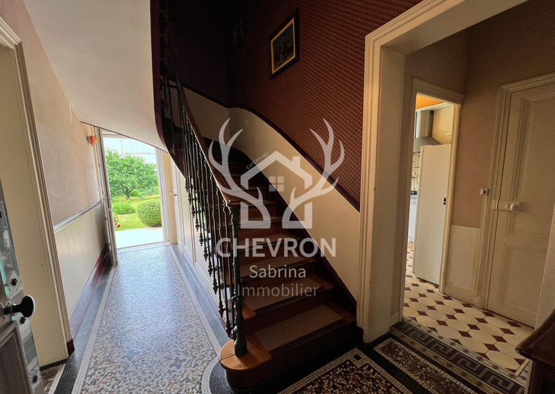 Maison - 259 m² - 10 pièces