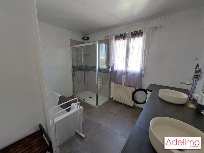 Villa - 231 m² - 9 pièces