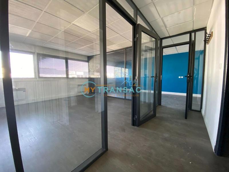 Local d'activités - 279 m²