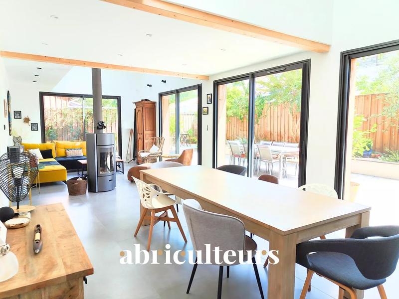 Maison - 169 m² - 6 pièces