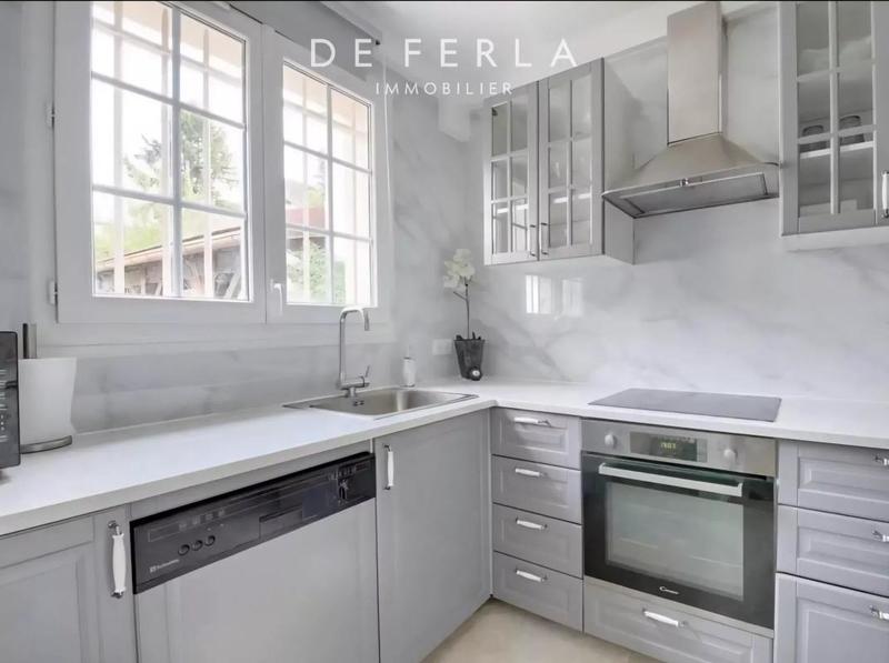 Demeure - 200 m² - 7 pièces