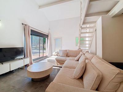 Maison - 195 m² - 7 pièces