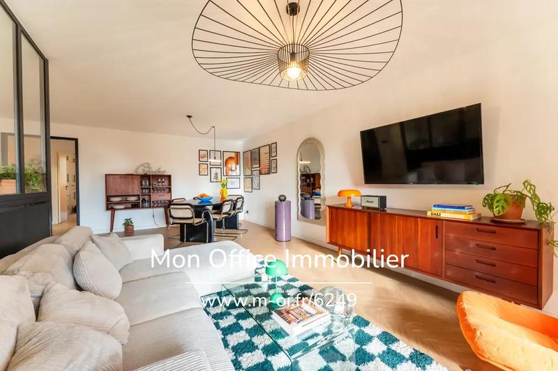 Appartement - 90 m² - 3 pièces