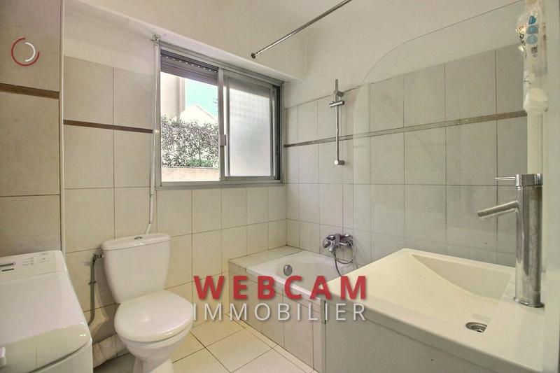 Studio - 25 m² - 1 pièce