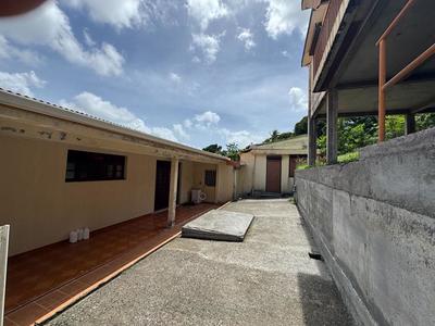 Maison - 400 m² - 6 pièces