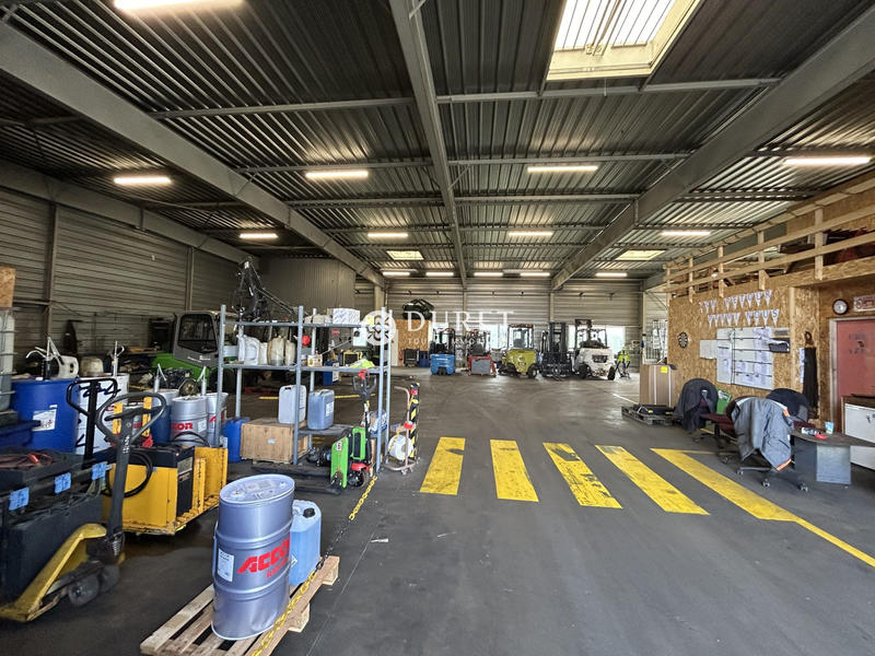 Local d'activités - 1 469 m²