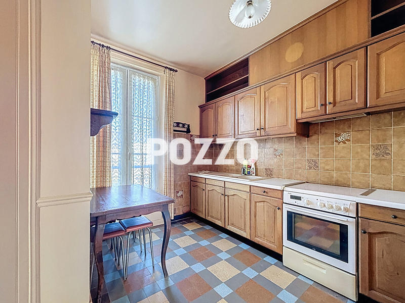 Maison - 189 m² - 9 pièces