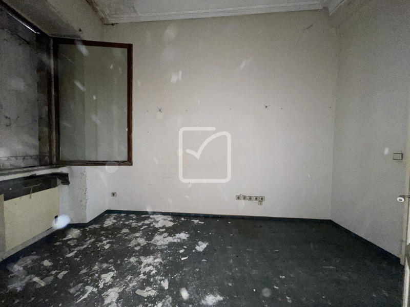 Maison - 230 m² - 9 pièces