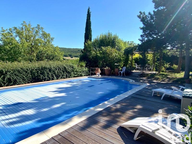 Maison - 210 m² - 8 pièces