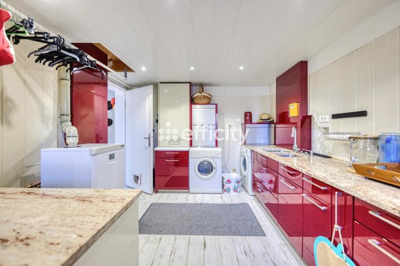 Maison - 171 m² - 7 pièces