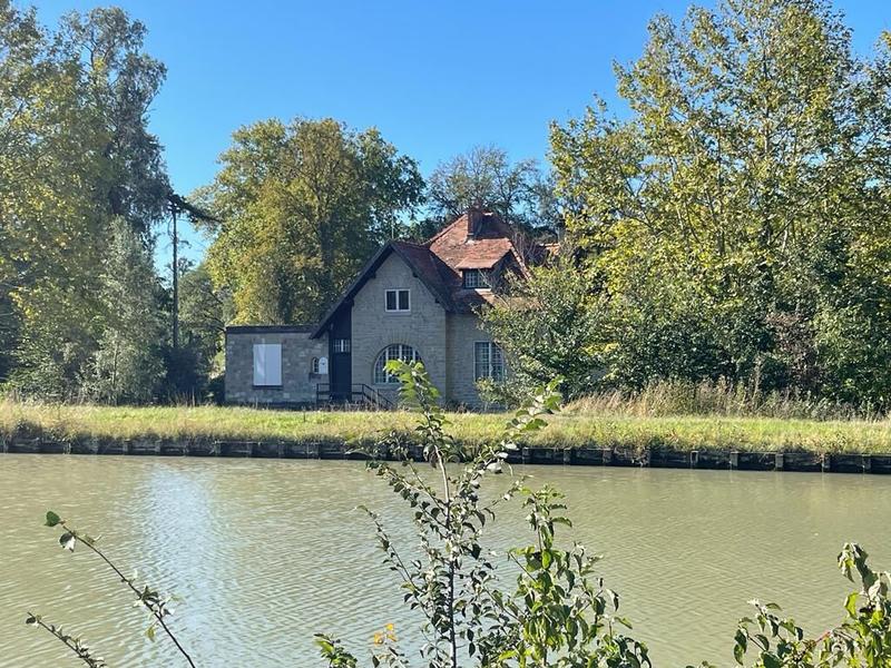 Maison - 260 m² - 8 pièces