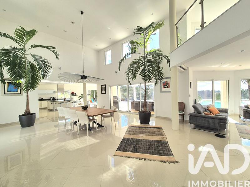 Maison de maîtres - 356 m² - 9 pièces