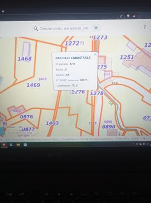 Terrain constructible - 700 m²