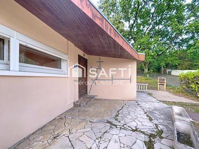 Maison - 218 m² - 7 pièces