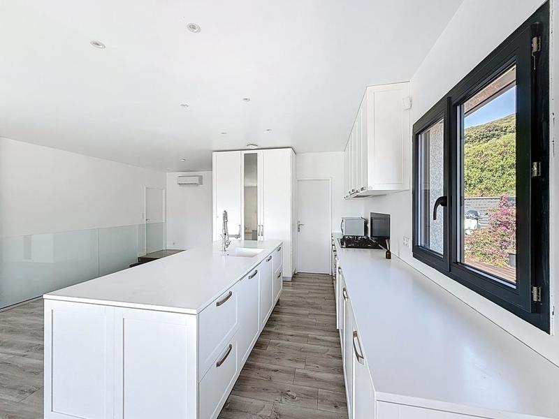 Villa - 200 m² - 5 pièces