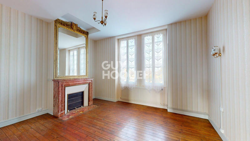 Maison - 195 m² - 8 pièces